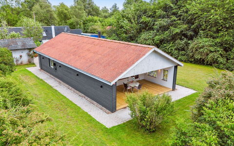 Geske - 3.2Km from the Sea: Træ, Tag, Arkitektur, Hjem, Hus, Sommerhus, Sidespor, Hårdttræ, Hældning, Estate