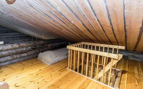 Kultarinne: Møbel, Indretning, Gulvbelægning, Etage, Bord, Loft, Køkken & Spisebord, Belysning, Stol, Hjem