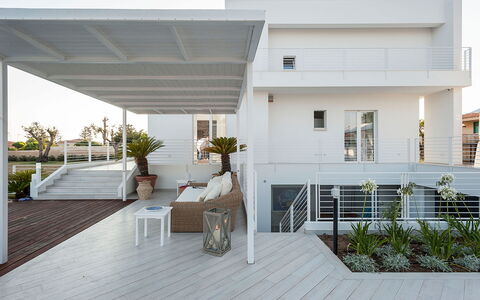 Casa Mareblu - Marina Di Modica, Sicilia: Plante, Bygning, Vindue, Indretning, Urban Design, Træ, Ejerlejlighed, Boligområde, Gulvbelægning, Ejendom