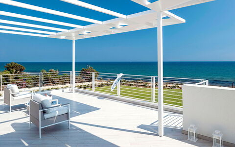 Casa Mareblu - Marina Di Modica, Sicilia: Vand, Himmel, Ejendom, Blå, Azure, Skygge, Udendørs Møbler, Rektangel, Arkitektur, Træ
