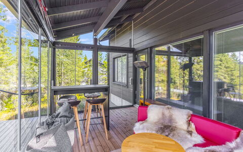 Koukkupolku 5: Sommerhus, Skygge, Veranda, Sidespor, Garden Bygninger, Bjælke, Design, Dæk, Hårdttræ, Bjælkehytte