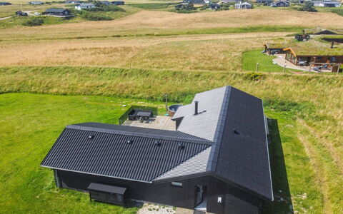 Månviva - 500M from the Sea: Græs, Grøn, Hus, Sommerhus, Græs-, Landdistrikt, Økoregion, Landskab, Land Lot, Busk