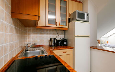 Sandra: Køkkenvask, Cabinetry, Ejendom, Countertop, Håndvask, Tap, Komfur, Køkken Apparat, Træ, Køkken
