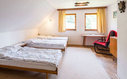 Hoja 2: Ejendom, Møbel, Komfort, Bygning, Træ, Bed Frame, Vindue, Etage, Gulvbelægning