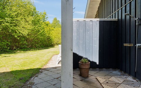 Fatima - 400M from the Sea: Møbel, Indretning, Gulvbelægning, Etage, Loft, Værelse, Stol, Bord, Lejlighed, Køkken & Spisebord