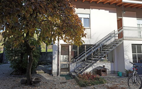 Erica: Himmel, Plante, Bygning, Vindue, Træ, Svømmepøl, Hus, Boligområde, Fritid, Urban Design