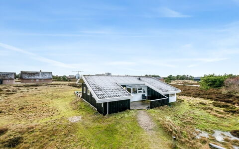 Josef - 950M from the Sea: Tag, Hus, Hjem, Sommerhus, Dør, Sidespor, Dæk, Veranda, Planke, Hårdttræ
