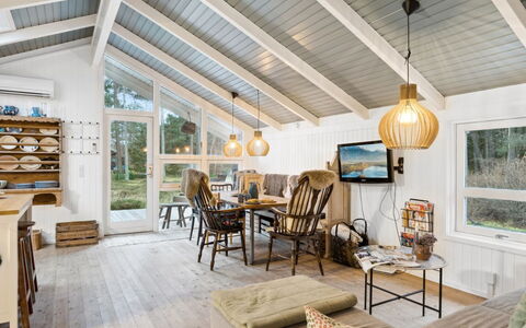 Pauliina - 500M from the Sea: Træ, Hjem, Veranda, Dæk, Hårdttræ, Tag, Bejdse, Trægulve, Eco Hotel