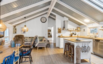 Pauliina - 500M from the Sea