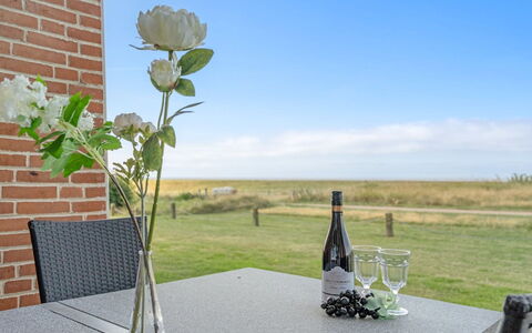 Kulben: Blå, Busk, Sommerhus, Bunddække, Have, Estate, Skygge, Landscaping, Stuehus, Eco Hotel