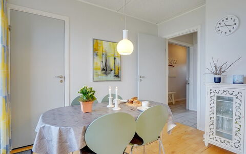 Kulben: Blå, Busk, Sommerhus, Bunddække, Have, Estate, Skygge, Landscaping, Stuehus, Eco Hotel