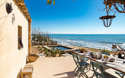 Casa Ninfa - Ispica, Sicilia: Vand, Himmel, Ejendom, Azure, Bord, Arkitektur, Belysning, Bygning, Træ, Skygge