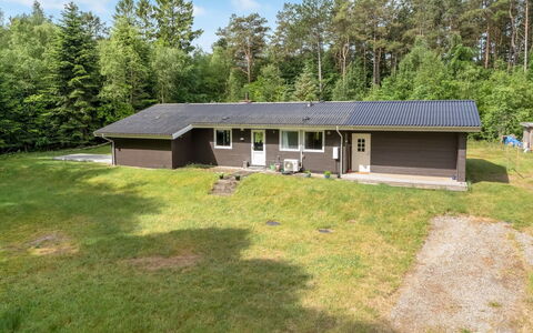Elsemaria - 1.3Km from the Sea: Møbel, Indretning, Gulvbelægning, Etage, Loft, Værelse, Stol, Bord, Lejlighed, Køkken & Spisebord