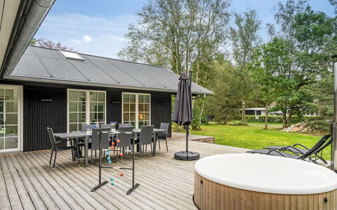 Babara - 350M from the Sea: Træ, Hjem, Veranda, Dæk, Hårdttræ, Tag, Bejdse, Trægulve, Eco Hotel