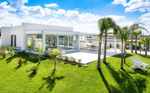 Casa Biancoverde - Marsala, Sicilia: Sky, Himmel, Plante, Ejendom, Daytime, Bygning, Azure, Land Lot, Vindue, Urban Design