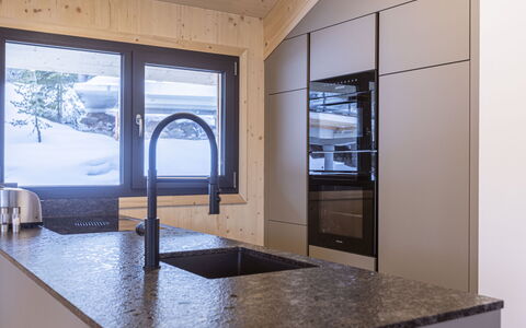 Turracher Höhe 160: Træ, Køkken, Indretning, Gulvbelægning, Countertop, Cabinetry, Hjem, Etage, Loft, Køkken Apparat