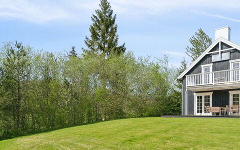 Tian: Tag, Sommerhus, Hjem, Skygge, Sidespor, Stuehus, Veranda, Udendørs Struktur, Garden Bygninger