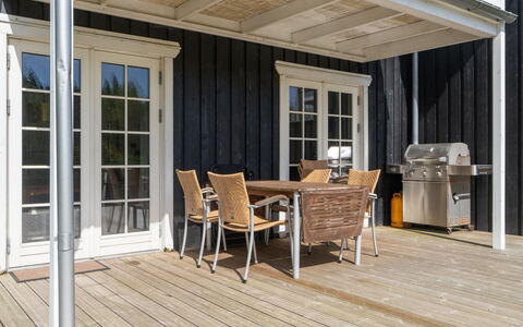 Tian: Træ, Veranda, Gulvbelægning, Dør, Etage, Trægulve, Hårdttræ, Møbel, Dæk, Bejdse