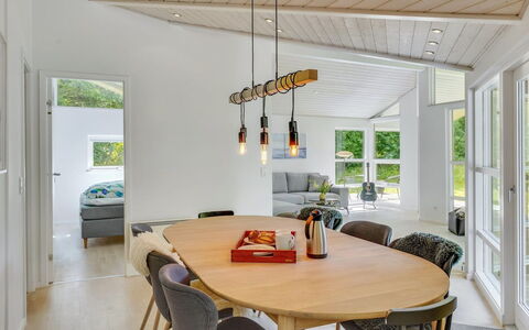 Thorsmod - 2.6Km from the Sea: Gulvbelægning, Etage, Loft, Indretning, Countertop, Køkken, Cabinetry, Værelse, Større Bandage, Lysarmatur