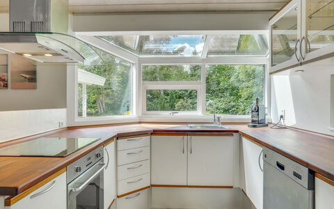 Thorsmod - 2.6Km from the Sea: Gulvbelægning, Etage, Loft, Indretning, Countertop, Køkken, Cabinetry, Værelse, Større Bandage, Lysarmatur