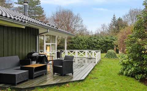 Ananda - 900M from the Sea: Blå, Busk, Sommerhus, Bunddække, Have, Estate, Skygge, Landscaping, Stuehus, Eco Hotel