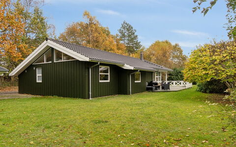 Ananda - 900M from the Sea: Blå, Busk, Sommerhus, Bunddække, Have, Estate, Skygge, Landscaping, Stuehus, Eco Hotel