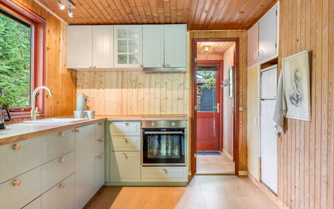 Friis - 100M from the Sea: Gulvbelægning, Træ, Indretning, Køkken, Etage, Loft, Køkken Apparat, Countertop, Større Bandage, Cabinetry