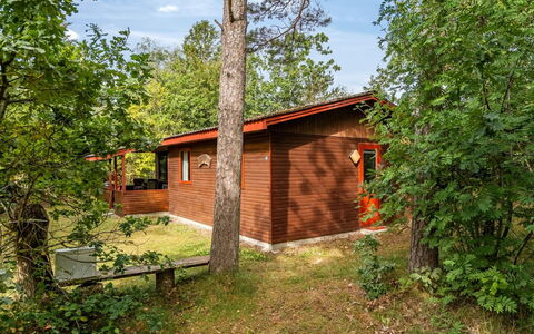 Friis - 100M from the Sea: Træ, Træ, Sommerhus, Hus, Landdistrikt, Garden Bygninger, Bjælkehytte, Have, Skur, Backyard