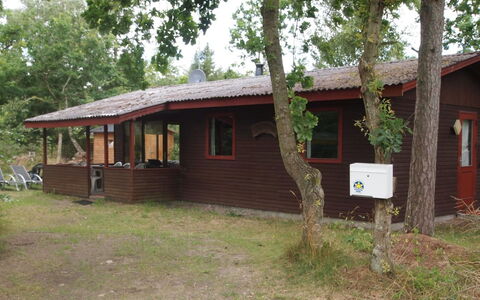 Friis - 100M from the Sea: Møbel, Indretning, Gulvbelægning, Etage, Loft, Værelse, Stol, Bord, Lejlighed, Køkken & Spisebord