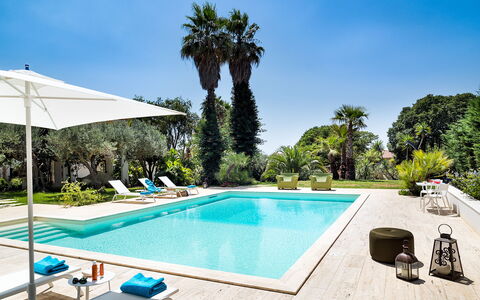 Casa Fiore - Salemi, Sicilia: Vand, Himmel, Plante, Ejendom, Svømmepøl, Azure, Træ, Udendørs Møbler, Skygge, Fritid