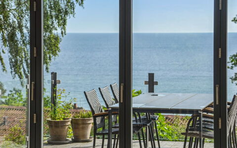 Seetje - 200M from the Sea: Træ, Tag, Arkitektur, Hjem, Hus, Sommerhus, Sidespor, Hårdttræ, Hældning, Estate