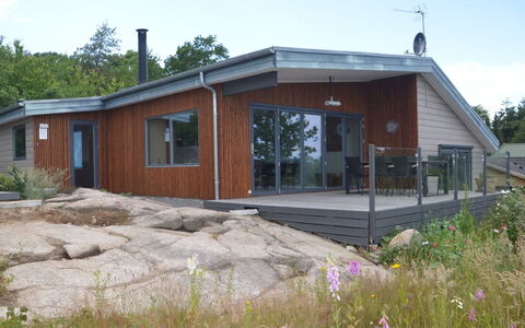 Seetje - 200M from the Sea: Træ, Tag, Arkitektur, Hjem, Hus, Sommerhus, Sidespor, Hårdttræ, Hældning, Estate