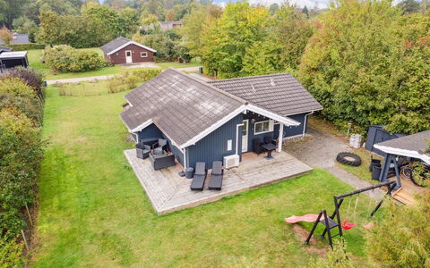 Thorke - 200M from the Sea: Tag, Hus, Hjem, Sommerhus, Sidespor, Estate, Indkørsel, Garden Bygninger, Gård, Skur