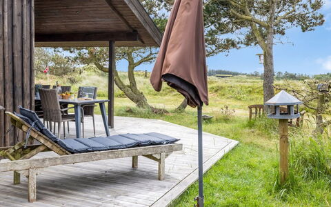 Lagho - 500M from the Sea: Loft, Gulvbelægning, Indretning, Etage, Kompositmateriale, Møbel, Udvej, Hotel, Design, Dagslys