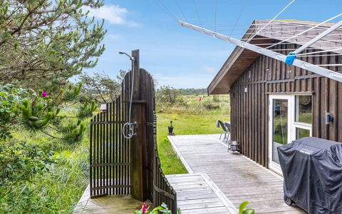 Lagho - 500M from the Sea: Loft, Gulvbelægning, Indretning, Etage, Kompositmateriale, Møbel, Udvej, Hotel, Design, Dagslys