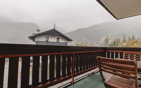 Bad Gastein 550: Himmel, Ejendom, Sky, Træ, Hus, Hegn, Udendørs Møbler, Bjerg, Træ, Morgen
