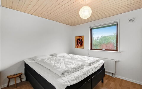 Ensio - 300M to the Fjord: Træ, Loft, Soveværelse, Indretning, Seng, Sengetøj, Bed Frame, Sengetøj, Etage, Hjem