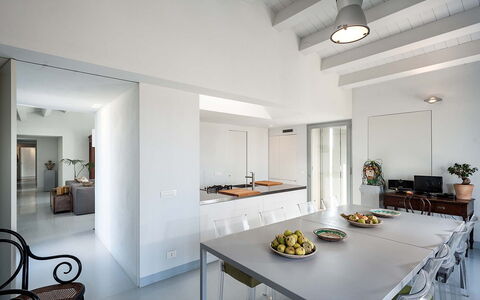 Villa Carmelita - Ragusa, Sicilia: Bord, Ejendom, Møbel, Stueplante, Indretning, Køkken, Træ, Mad, Stue, Etage