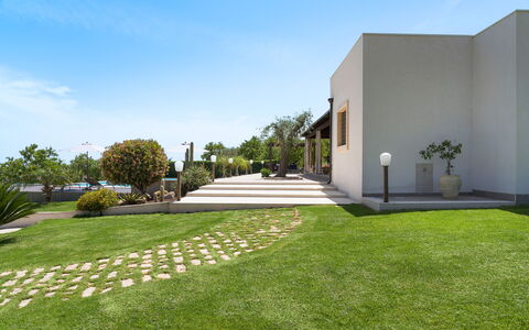 Casa Cortese - Noto, Sicilia: Plante, Himmel, Bygning, Land Lot, Træ, Sky, Urban Design, Græs, Landskab, Ejendom