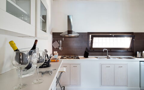 Casa Cortese - Noto, Sicilia: Køkkenvask, Cabinetry, Ejendom, Tap, Countertop, Håndvask, Køkken, Komfur, Køkken Apparat, Indretning