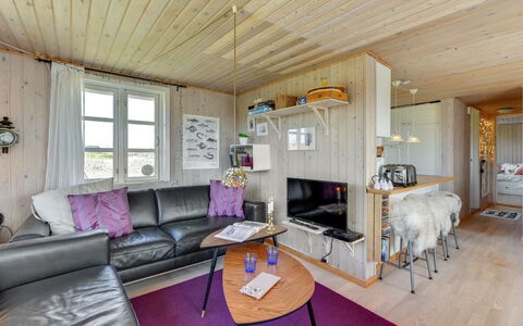 Heilo - from the Sea: Træ, Hjem, Møbel, Indretning, Etage, Loft, Værelse, Hårdttræ, Sommerhus, Stue