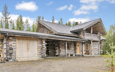 Menninkäisenkolo: Møbel, Indretning, Gulvbelægning, Etage, Bord, Loft, Køkken & Spisebord, Belysning, Stol, Hjem
