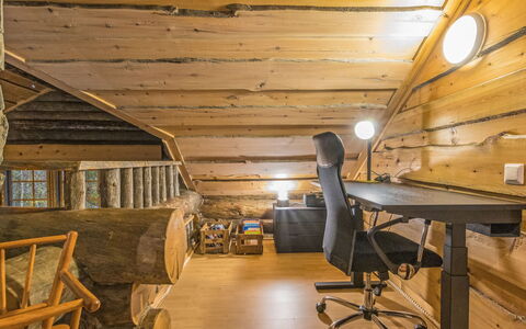 Menninkäisenkolo: Møbel, Indretning, Gulvbelægning, Etage, Bord, Loft, Køkken & Spisebord, Belysning, Stol, Hjem
