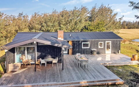 Tuukka - 350M from the Sea: Loft, Gulvbelægning, Indretning, Etage, Kompositmateriale, Møbel, Udvej, Hotel, Design, Dagslys