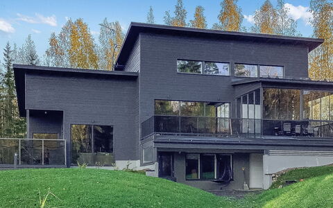 Käkikello: Møbel, Indretning, Gulvbelægning, Etage, Bord, Loft, Køkken & Spisebord, Belysning, Stol, Hjem