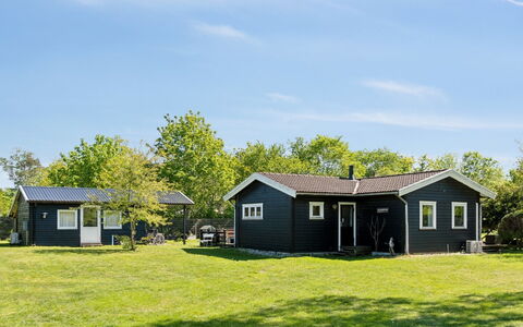 Janna - 1.4Km from the Sea: Græs, Hus, Hjem, Sommerhus, Land Lot, Lawn, Estate, Garden Bygninger, Have, Gård