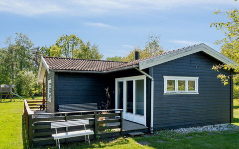 Janna - 1.4Km from the Sea: Sommerhus, Hus, Sidespor, Hjem, Garden Bygninger, Veranda, Skur, Lawn, Gård, Bjælkehytte