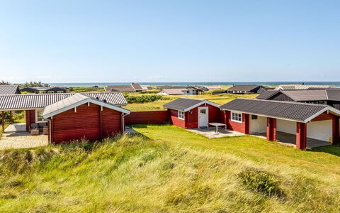 Patti - 280M from the Sea: Træ, Gulvbelægning, Bejdse, Cabinetry, Countertop, Køkken, Sanitærarmatur, Hårdttræ, Naturmateriale, Håndvask