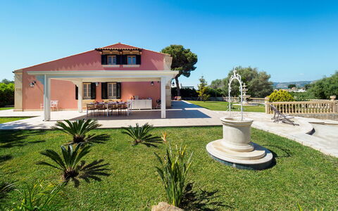 Casa Desiderio - Siracusa, Sicilia: Himmel, Plante, Ejendom, Bygning, Træ, Land Lot, Arecales, Hus, Græs, Landskab