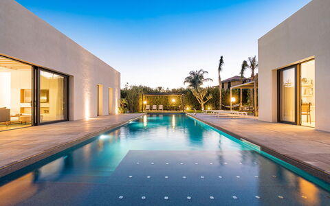 Villa Duetto - Siracusa, Sicilia: Vand, Himmel, Bygning, Lys, Azure, Belysning, Arkitektur, Træ, Indretning, Ejerlejlighed